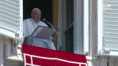 Papa pede orações pelas vítimas das chuvas no RS