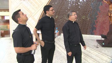 Padres do Santuário de Santa Rita de Cássia visitam a Canção Nova
