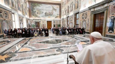 Papa recebe participantes da Convenção Reparar o Irreparável