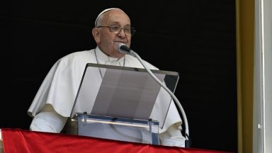 Papa no Regina Coeli incentiva a crescer na amizade com o Senhor