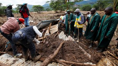 Papa reza pelas famílias vítimas da chuva no Quênia