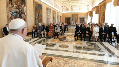 Igreja está atenta e promove pesquisa científica, afirma Papa Francisco