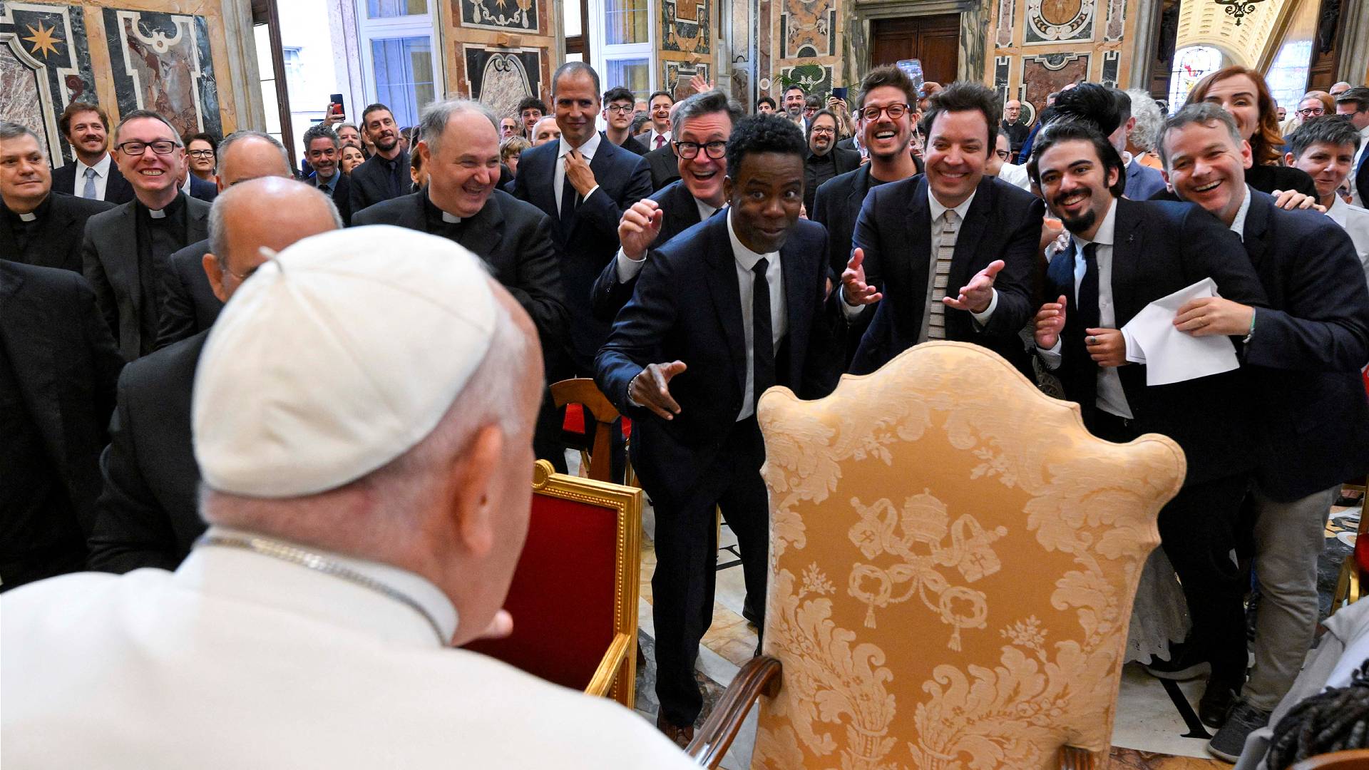 Papa Francisco se encontra com comediantes durante um evento cultural no Vaticano, 14 de junho de 2024