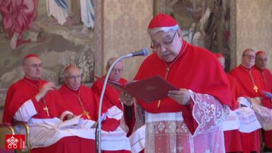 Conheça a função do protodiácono na hierarquia da Igreja