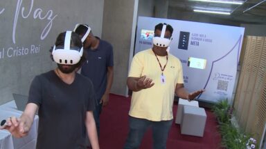 Féis usam óculos de realidade virtual em passeios na Catedral Cristo Rei