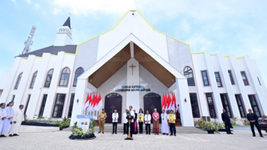 Fiéis indonésios se preparam para encontrar Papa em Timor Leste