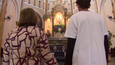 Fiéis participam de novena antes da festa de Nossa Senhora da Piedade