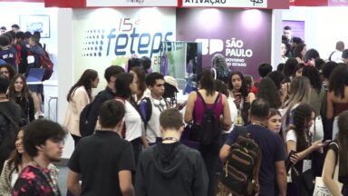 Em São Paulo, feira tecnológica estimula a criatividade dos alunos