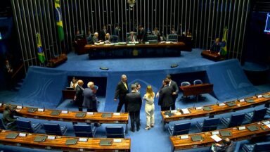 Alguns deputados e senadores concorrem nas eleições municipais