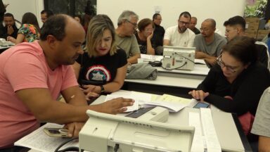 Convocados para trabalhar no dia da votação recebem treinamento