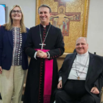 Katia Roldi Zavaris, Dom Mário Spaki e Padre Dilben / Foto: reprodução CHARIS Brasil