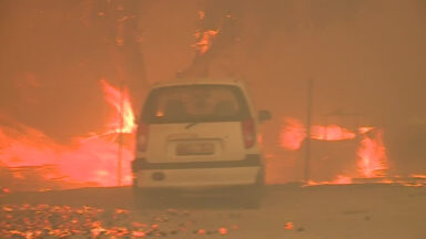 Incêndios florestais se itensificam e se aproximam de Atenas