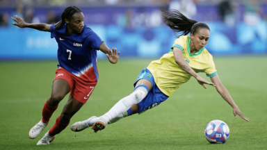 Seleção feminina de futebol perde para Estados Unidos e fica com a prata