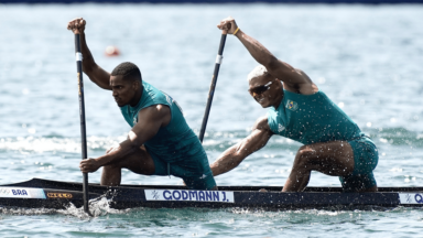 Isaquias Queiroz e Jacky Godmann avançam para semis da canoagem