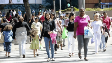 População estimada do país chega a 212,6 milhões em 2024, afirma IBGE