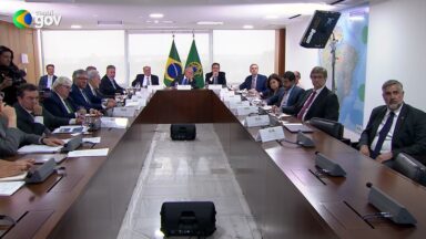 Chefes dos Três Poderes da República se reúnem contra os incêndios