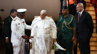 Após deixar Indonésia, Papa Francisco chega a Papua-Nova Guiné