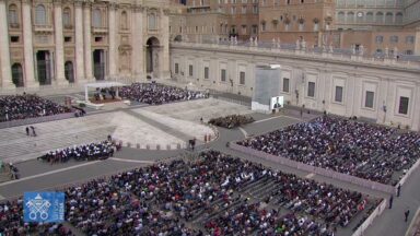 Durante a catequese, Papa Francisco volta a clamar pela paz