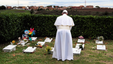 Papa celebrará missa de finados no Cemitério Laurentino de Roma