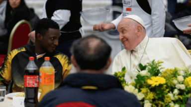 Papa presidirá Missa e almoçará com 1.300 pobres neste domingo