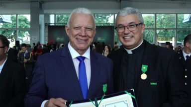 Padre Roger Luís é homenageado pelo Governo do Distrito Federal