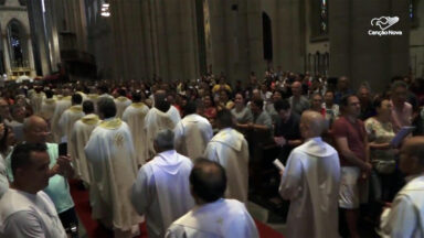 Fiéis paulistanos vão à Catedral da Sé celebrar a chegada do Ano Santo