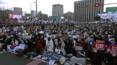 Manifestantes intensificam pedidos de impeachment de Yoon Suk Yeol