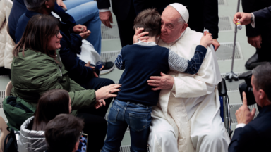 Papa na catequese: o cristão deve irradiar esperança