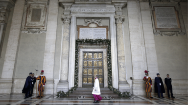 Vaticano realiza verificação das Portas Santas das Basílicas