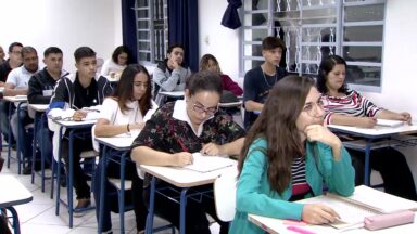 Estudantes partilham experiências com a prova do Enem