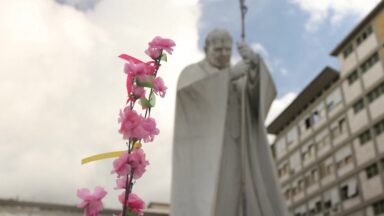 Veja as demonstrações de carinho e oração pelo Papa