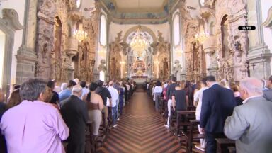 Moradores de São João Del-Rei participam de Missa pelo Papa Francisco