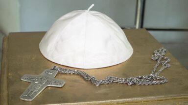Objetos do Papa podem ser vistos de perto pelos fiéis em Belo Horizonte