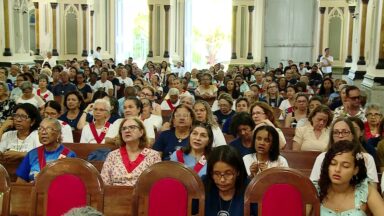 Fiéis de Aracaju participam do novenário de luto pelo Papa Francisco