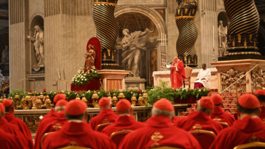 Cardeal Sandri recorda gestos de serviço do Papa Francisco