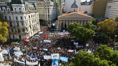 Buenos Aires: missa em homenagem ao Papa Francisco reúne multidão