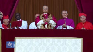 Nos EUA, repórter conta como foi, no país, a reação com o novo Papa