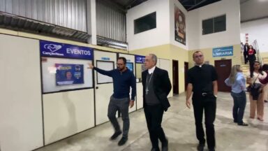 Arcebispo de Vitória da Conquista visita Canção Nova na Bahia