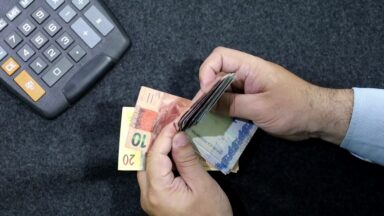 Contas em atraso são um desafio para milhões de brasileiros