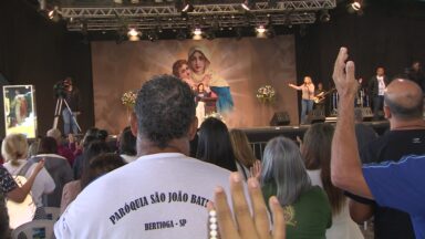 Fiéis relatam experiência com Nossa Senhora durante Acampamento Mariano