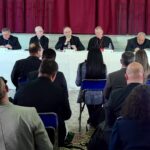 Cardeais brasileiros realizam coletiva de imprensa, em Roma