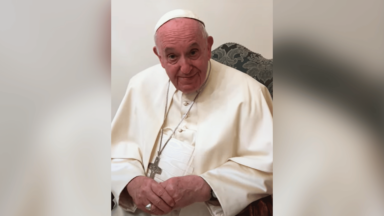 Evento reproduz vídeo do Papa Francisco de 2024 para 100 mil jovens