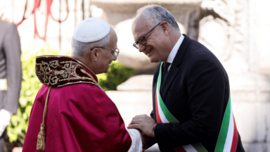 “Sou romano por vocês e com vocês”, expressa Papa Leão XIV