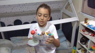 Menino de 8 anos tem capacidade intelectual acima da média