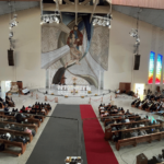 Padre aos católicos: a Eucaristia faz a Igreja, comprometam-se com ela