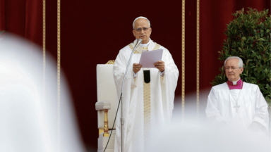 Sacramento da Eucaristia é o dom divino da salvação, afirma Leão XIV
