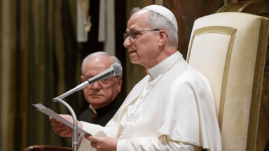 Ouvir o Espírito para orientar o serviço diário, destaca Papa a religiosos