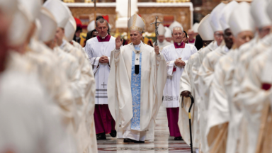 A exemplo de Maria, Papa exorta busca pela santidade no serviço à Igreja