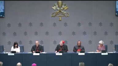 Coletiva de imprensa no Vaticano reúne bispos de várias partes do mundo