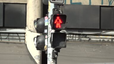 Semáforos de SP não atendem o tempo mínimo para travessia